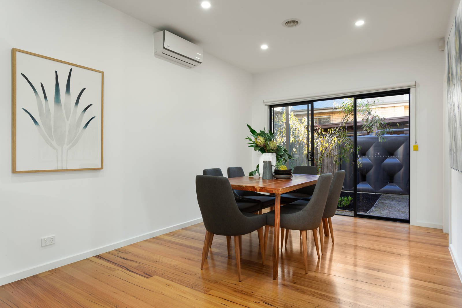 Property Gallery Thumbnail 8