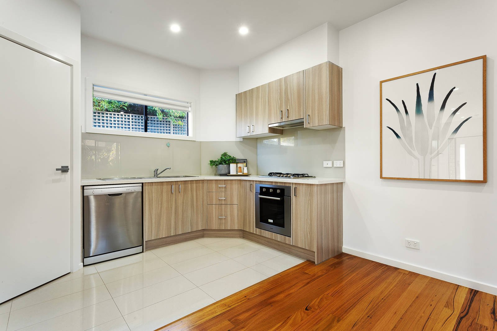 Property Gallery Thumbnail 9