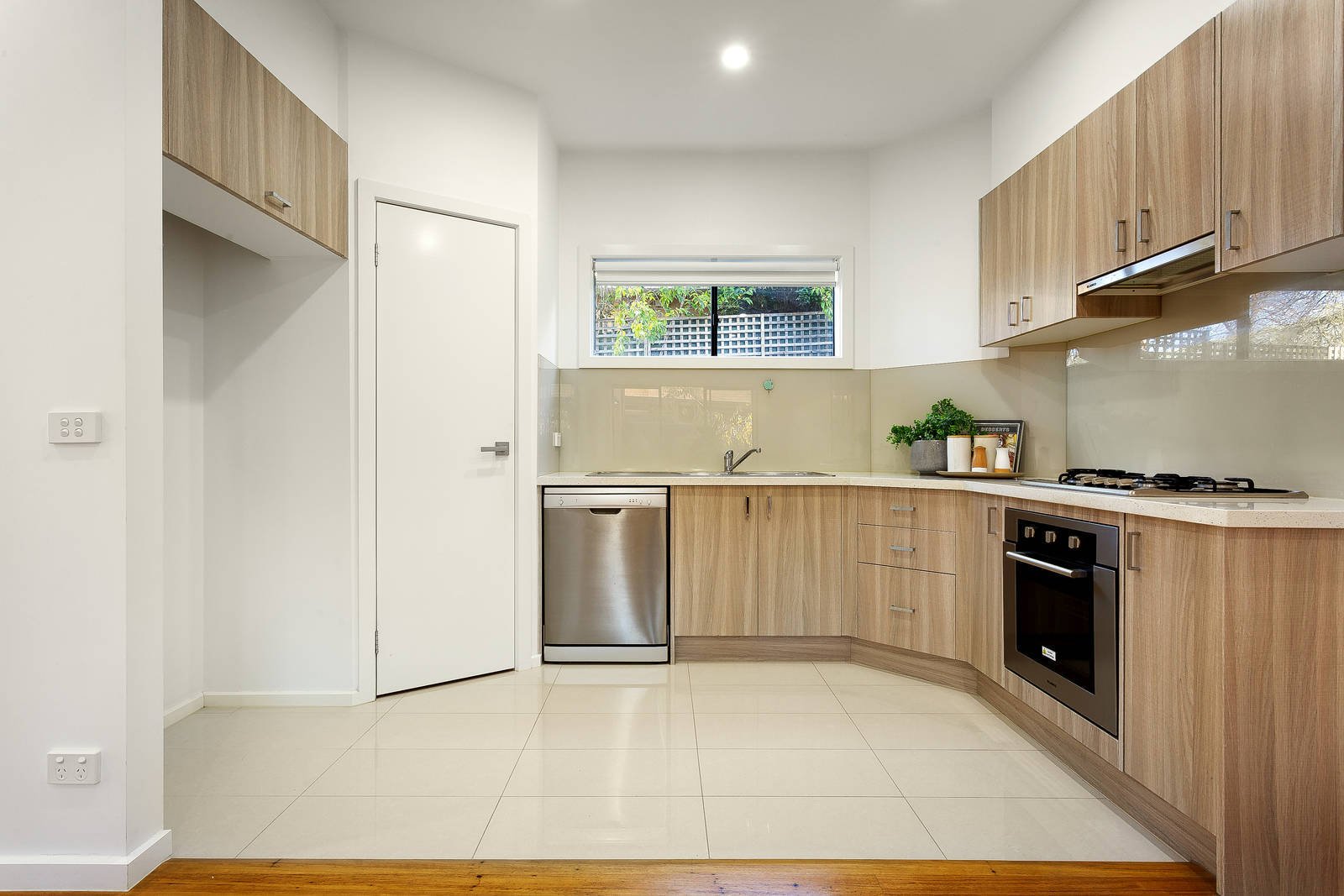 Property Gallery Thumbnail 11