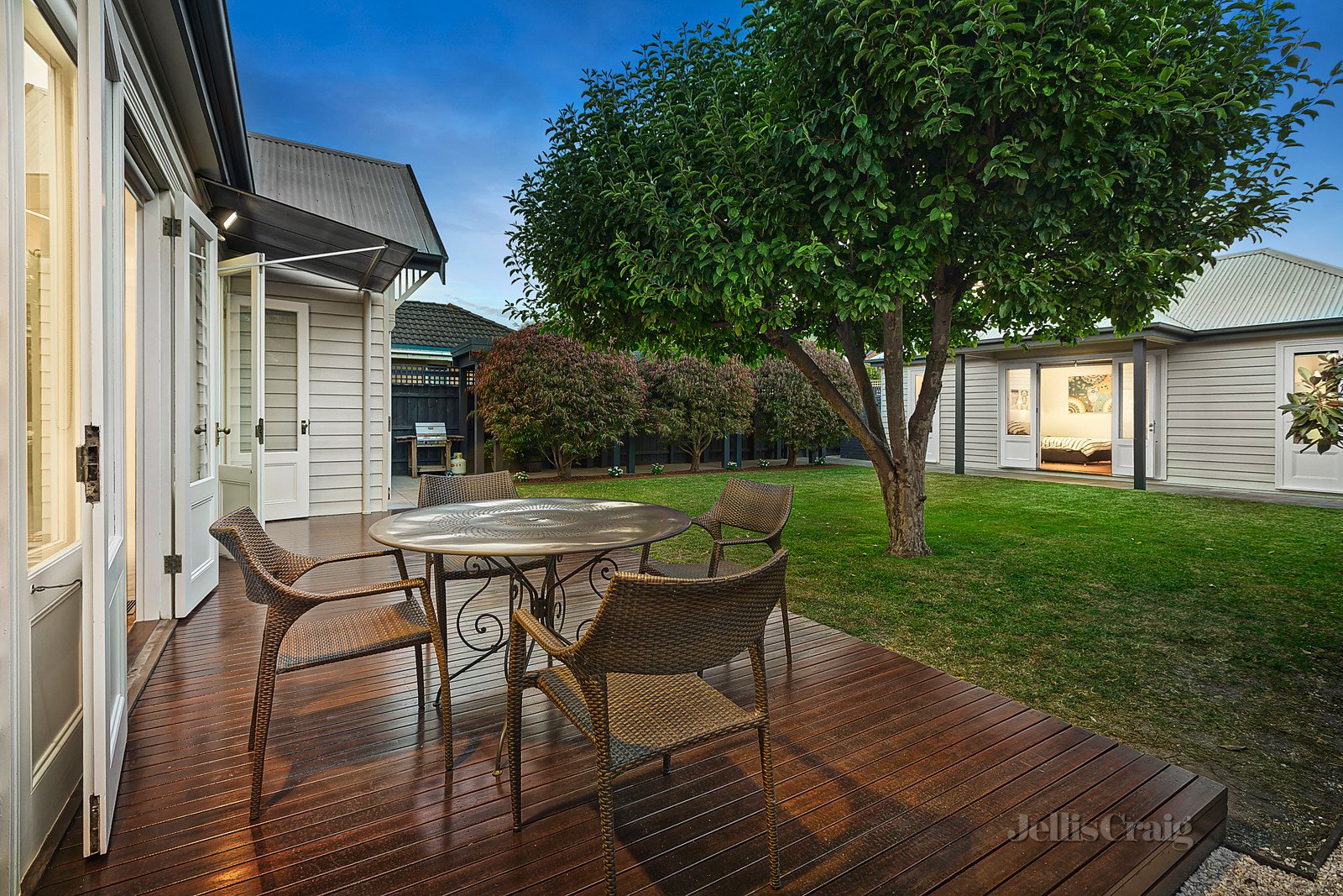 16 Chanak Street, Malvern East image 6