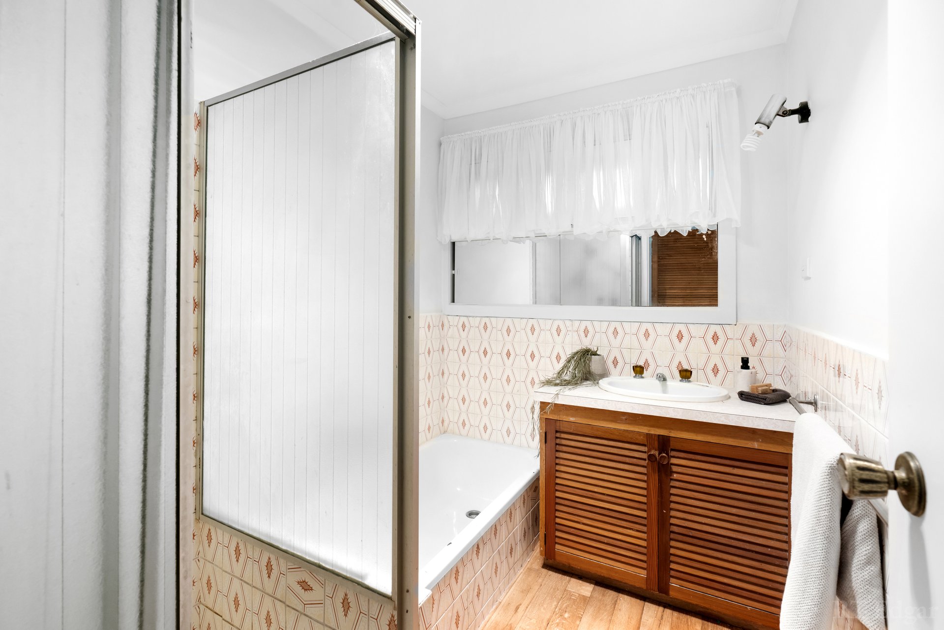 Property Gallery Thumbnail 9