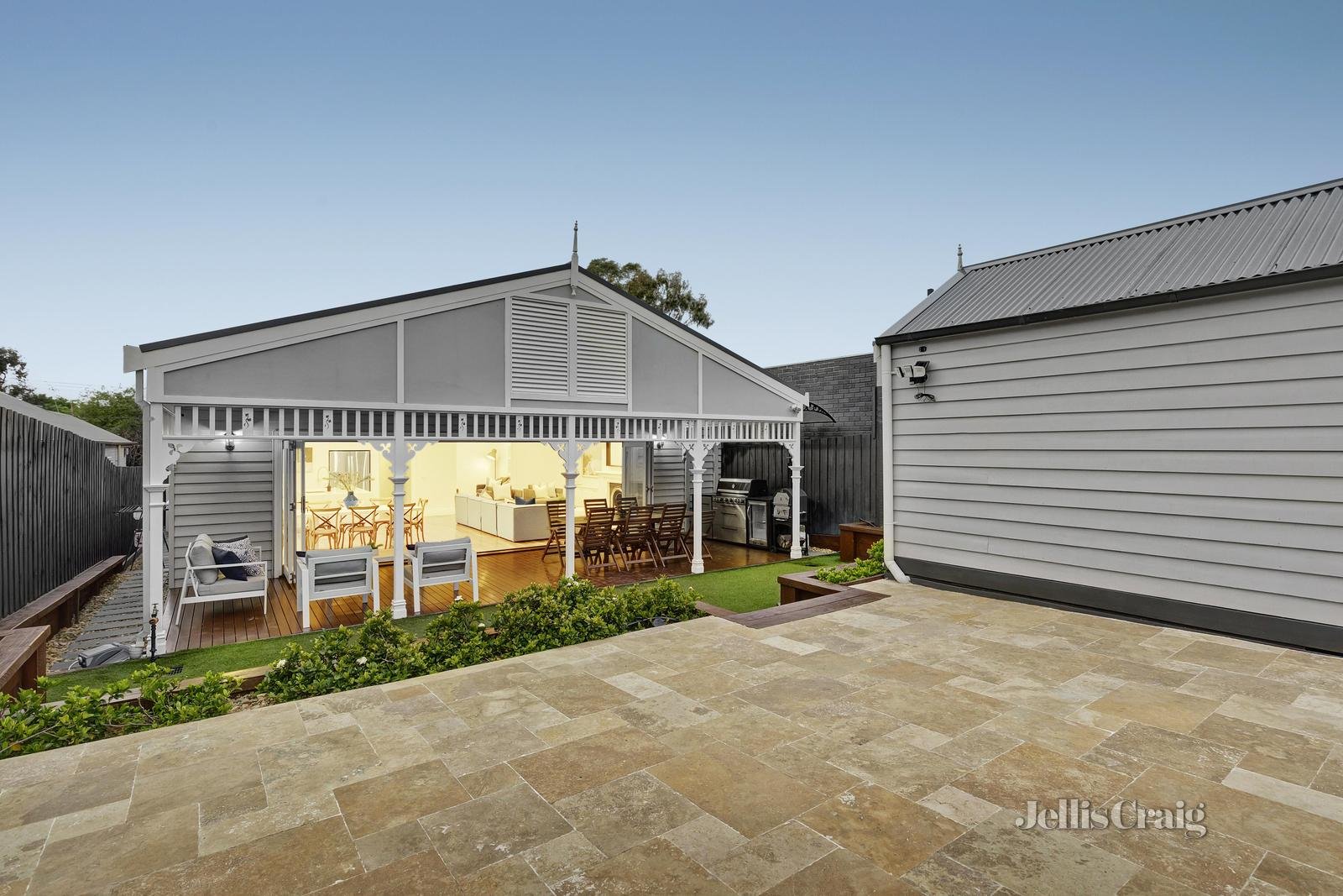 16 Charles Street, Surrey Hills image 8