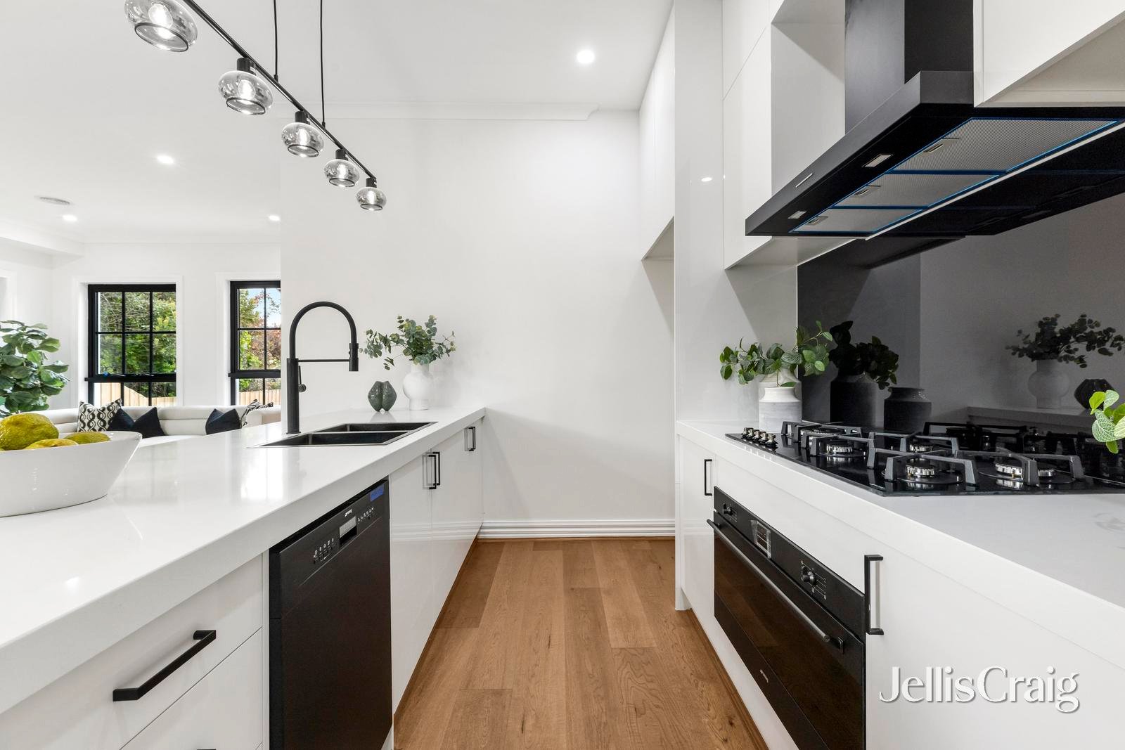 1/6 Charlton Street, Mount&nbsp;Waverley image 5