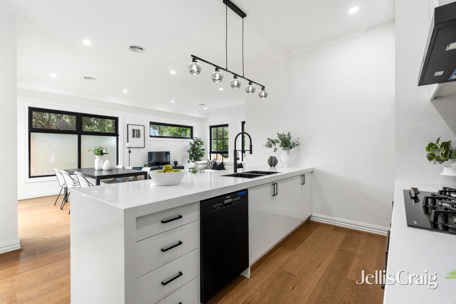 1/6 Charlton Street, Mount&nbsp;Waverley image 6