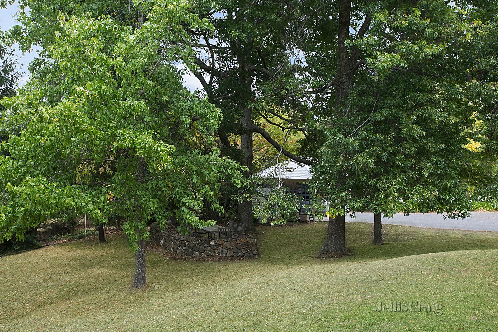 16 Cheniston Road, Mount Macedon image 9