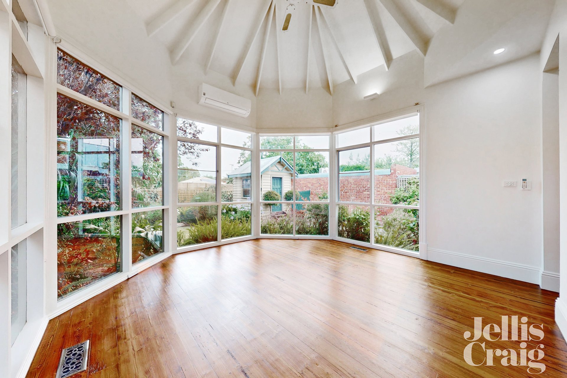 16 Churchill Grove, Hawthorn image 3