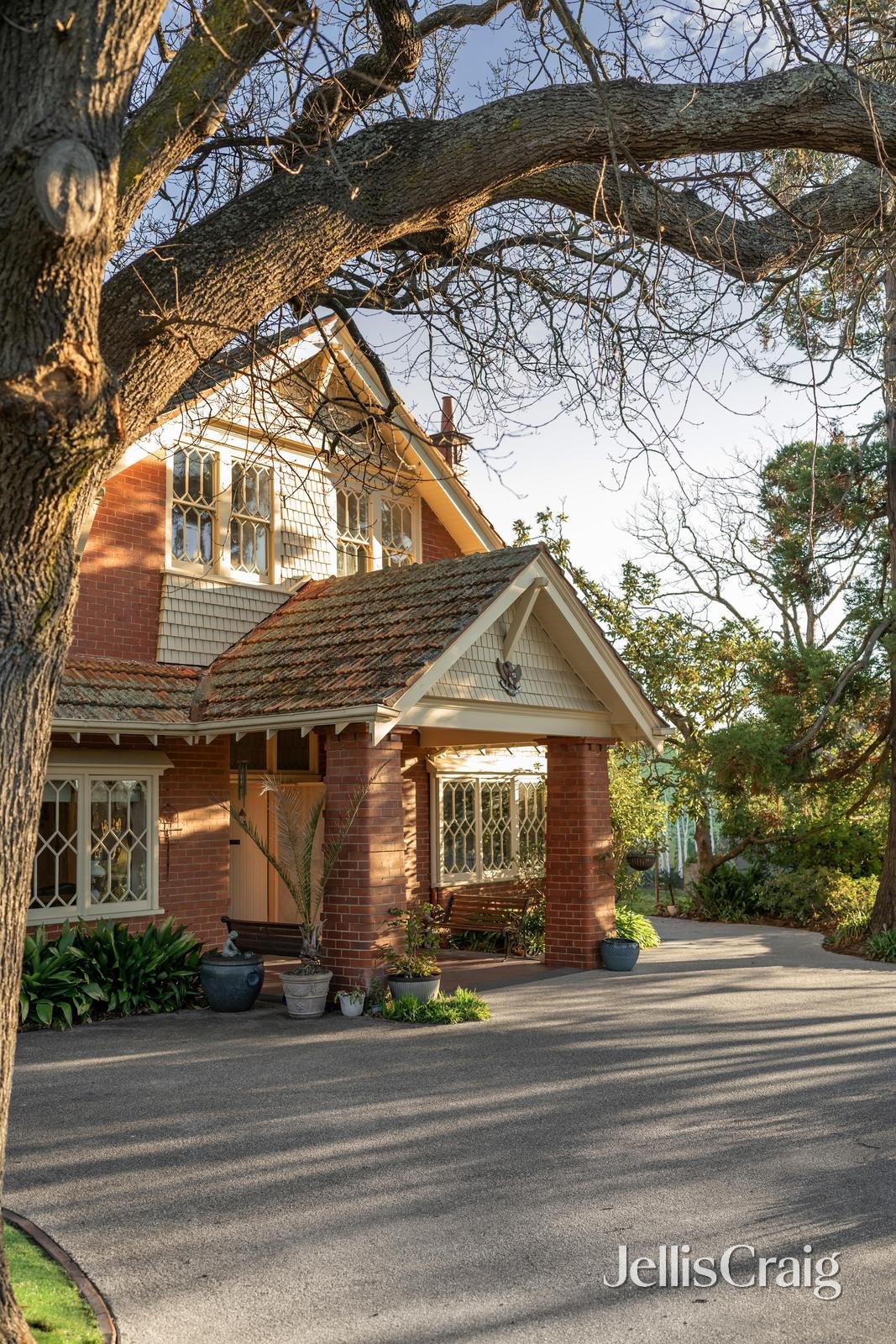 16 Churchill Street, Mont Albert image 2
