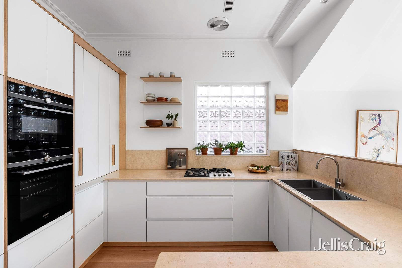 16 Collins Street, Thornbury image 12