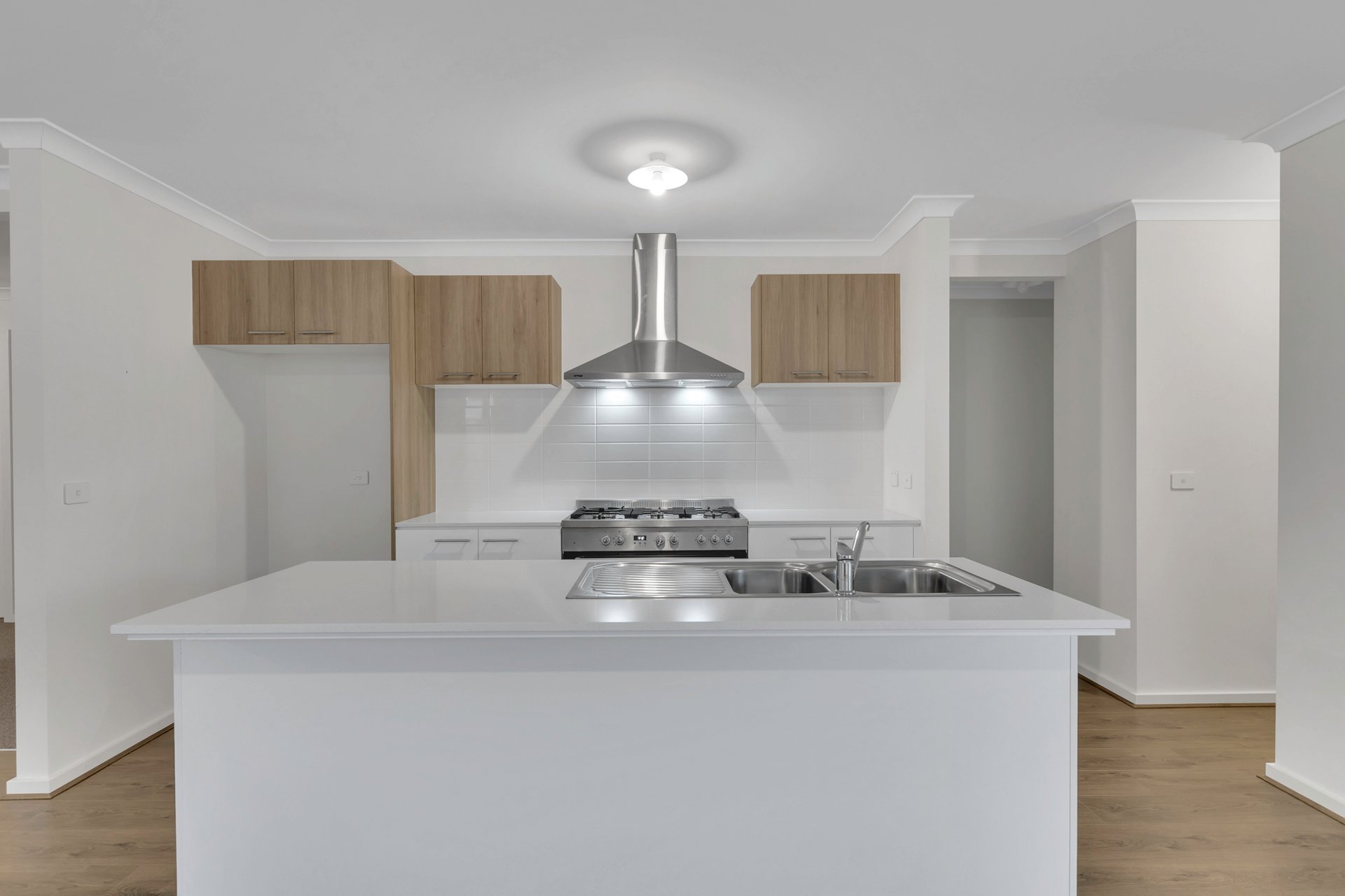 16 Colmar Street, Lara image 2