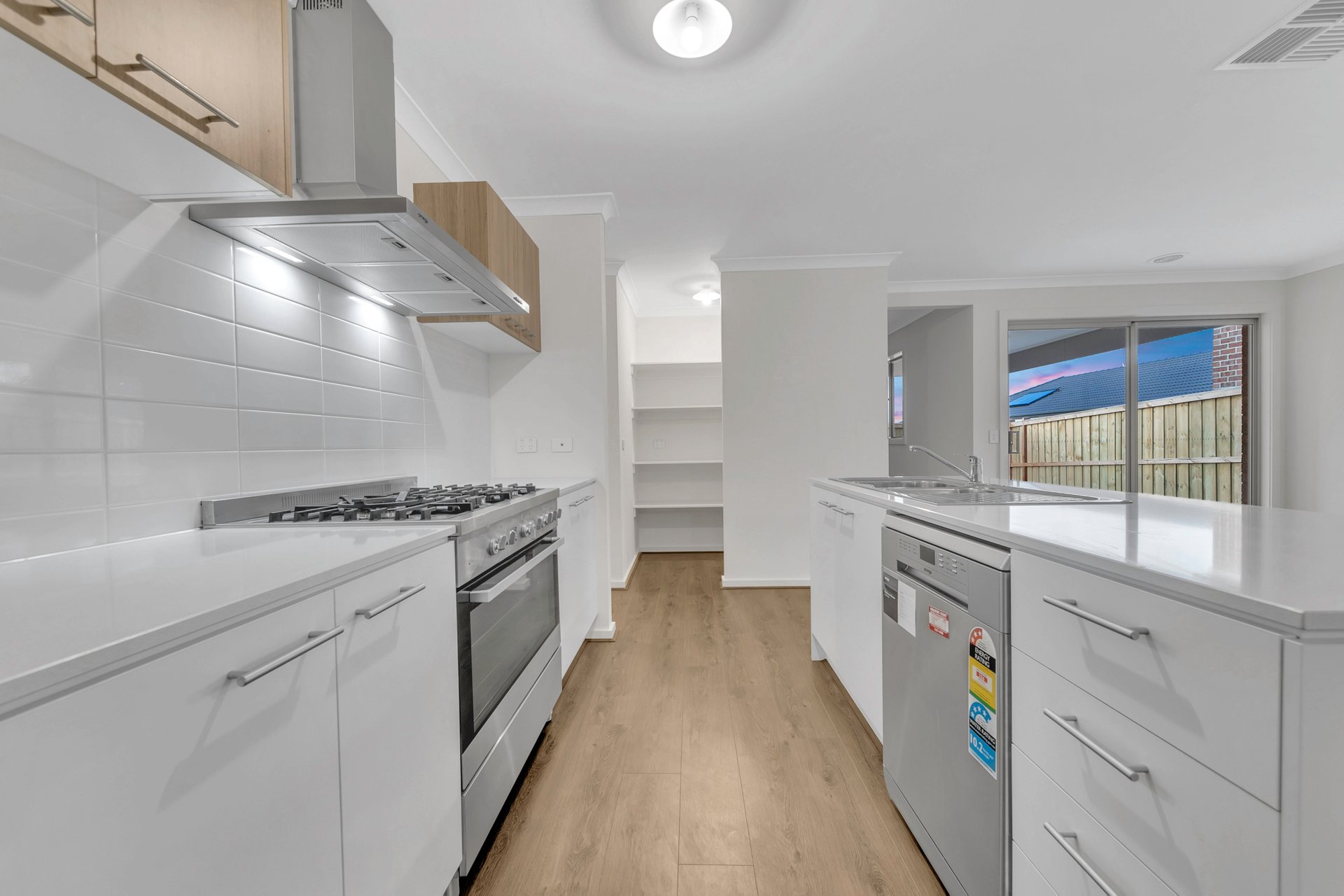 16 Colmar Street, Lara image 4