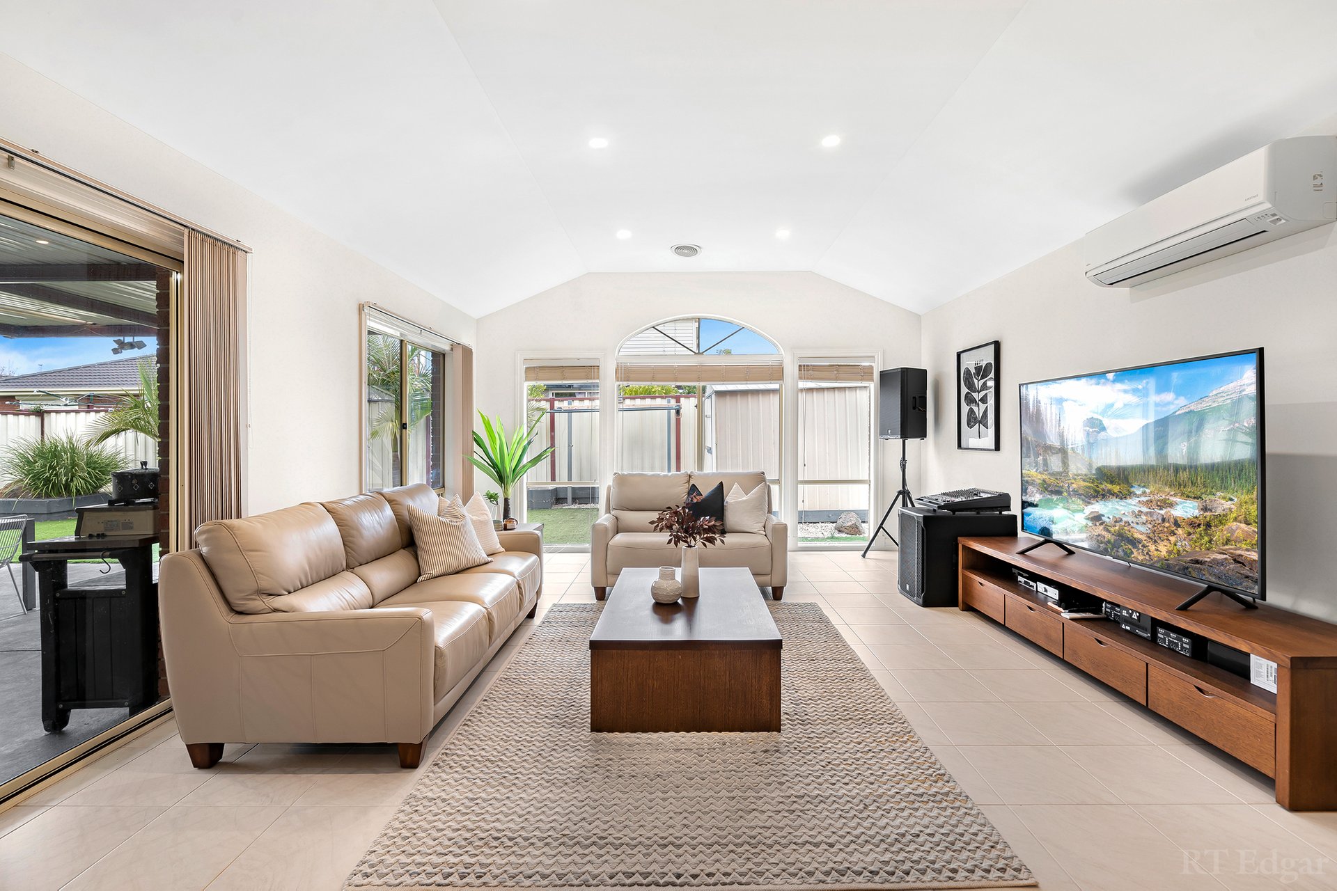 Property Gallery Thumbnail 9