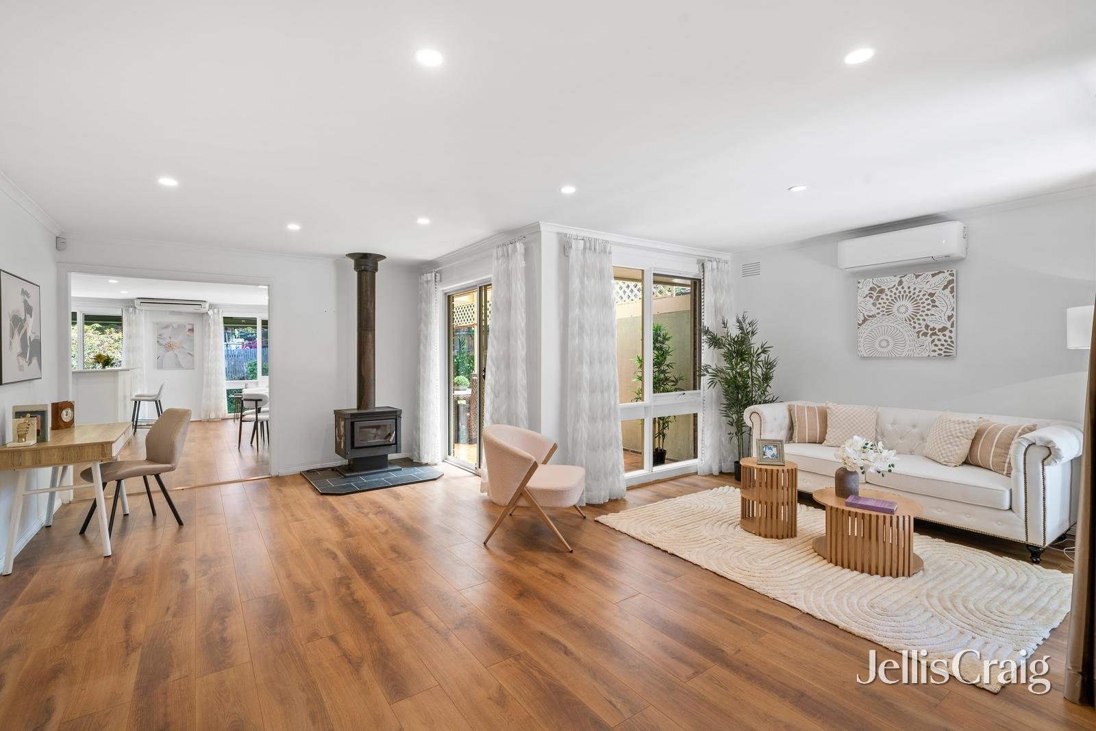 16 Crimson Avenue, Blackburn&nbsp;South image 2