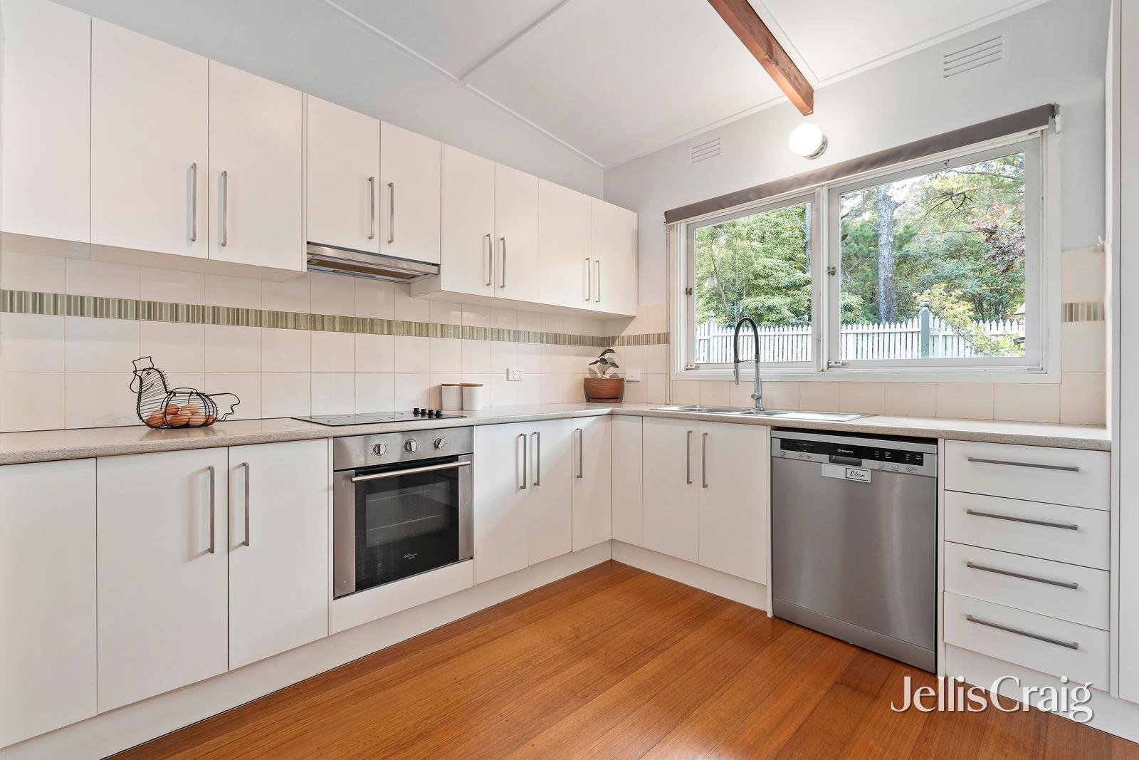 16 Croydon Way, Croydon image 4