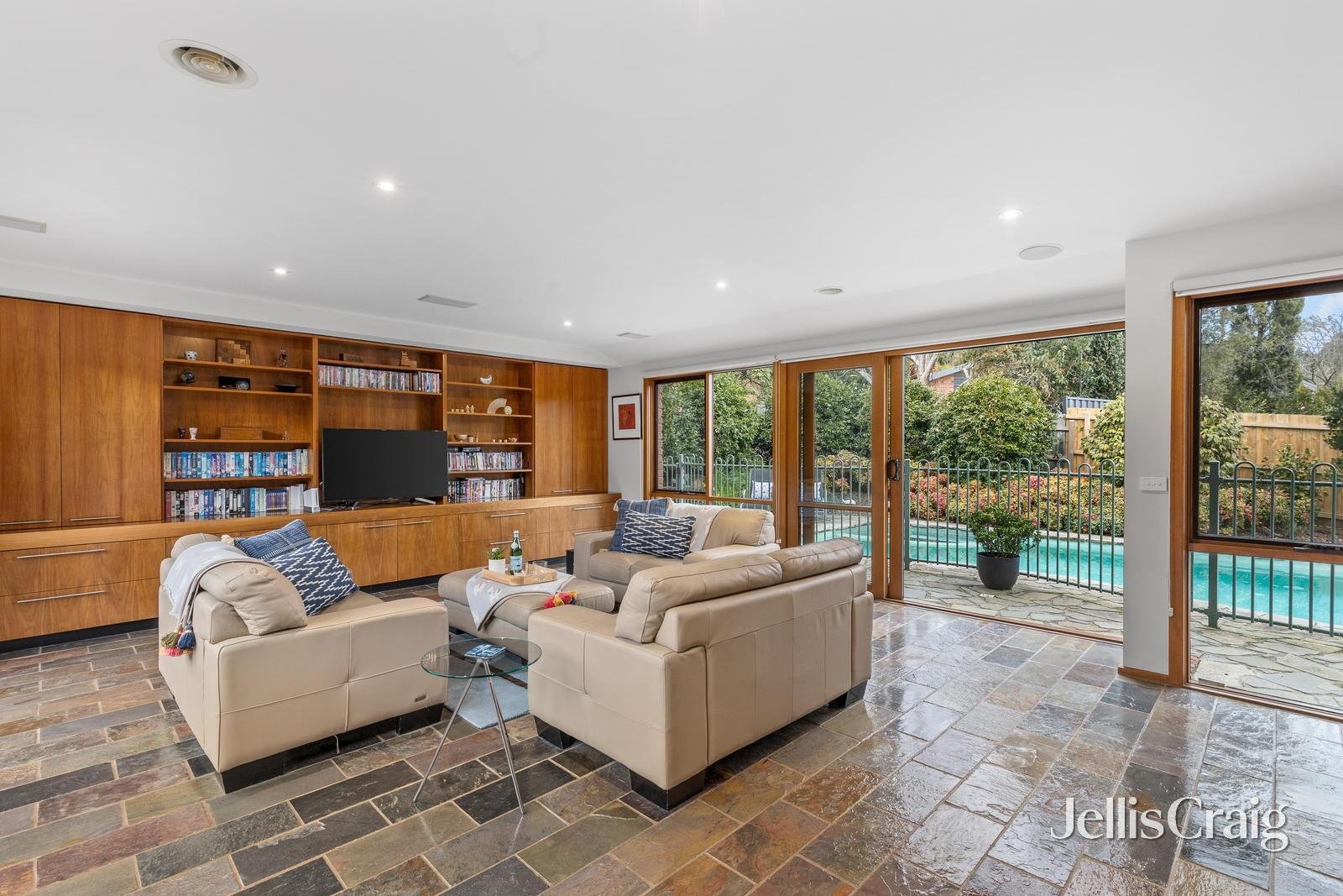 16 Daniel Street, Donvale image 4