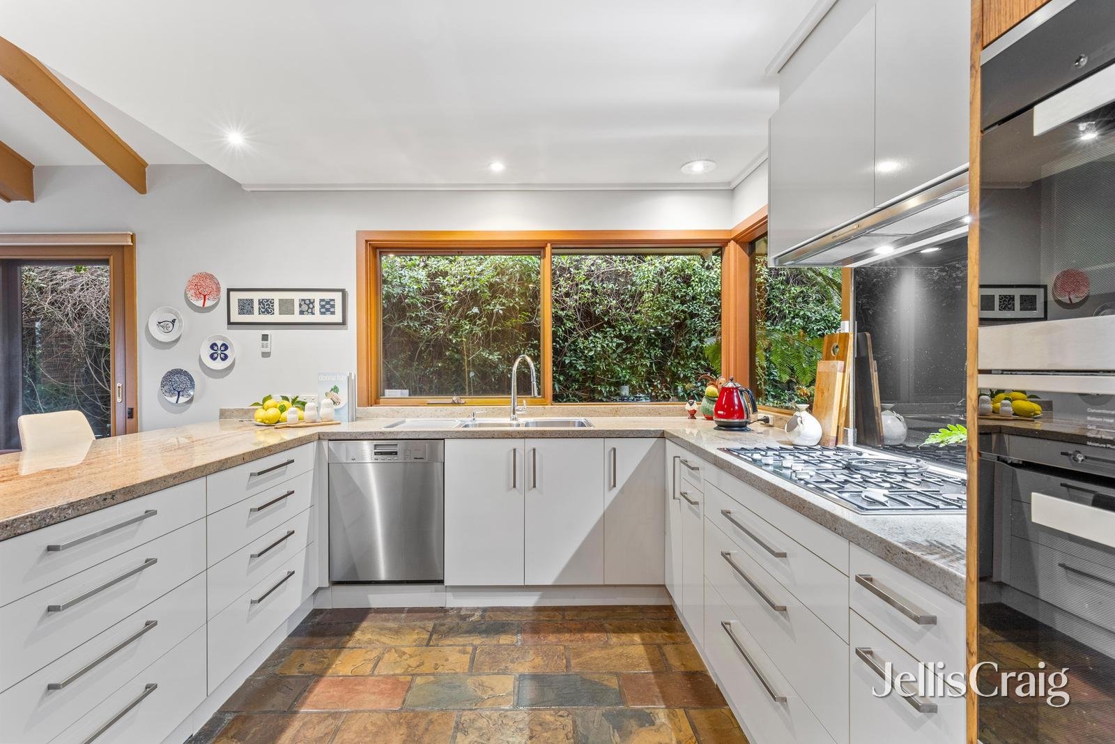 16 Daniel Street, Donvale image 8