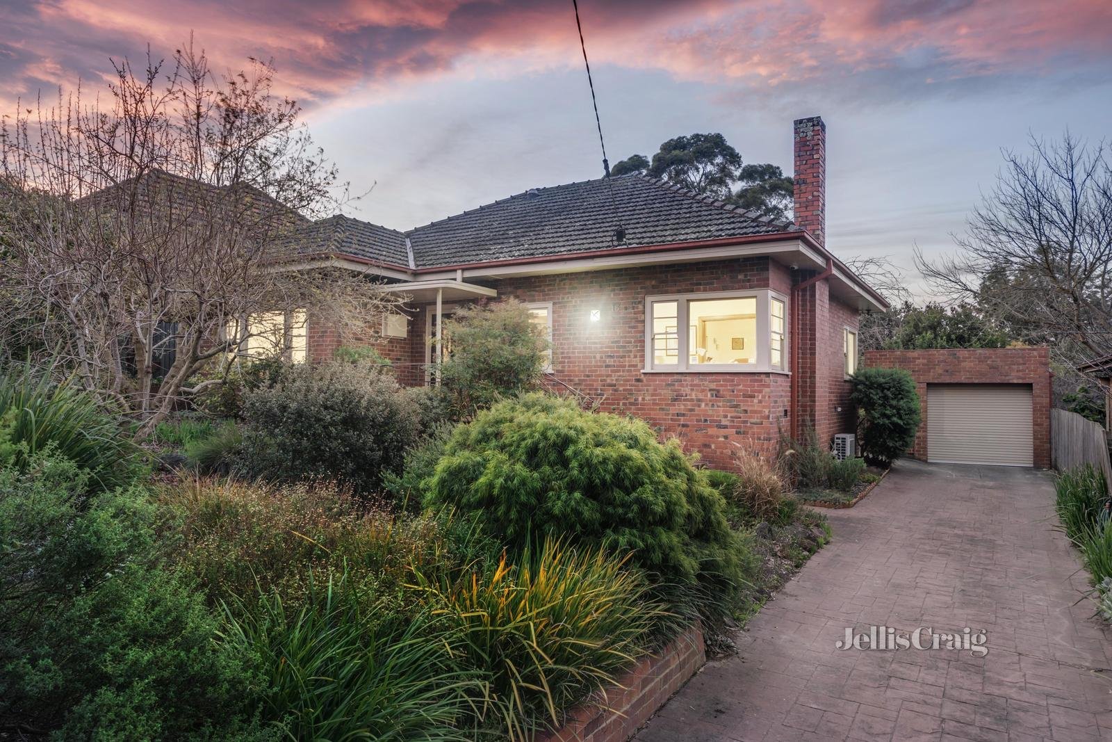 16 Darvall Street, Rosanna image 1