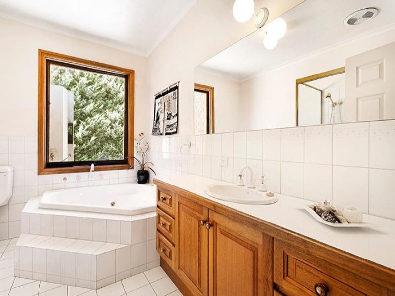 16 Dellview Court, Donvale image 5