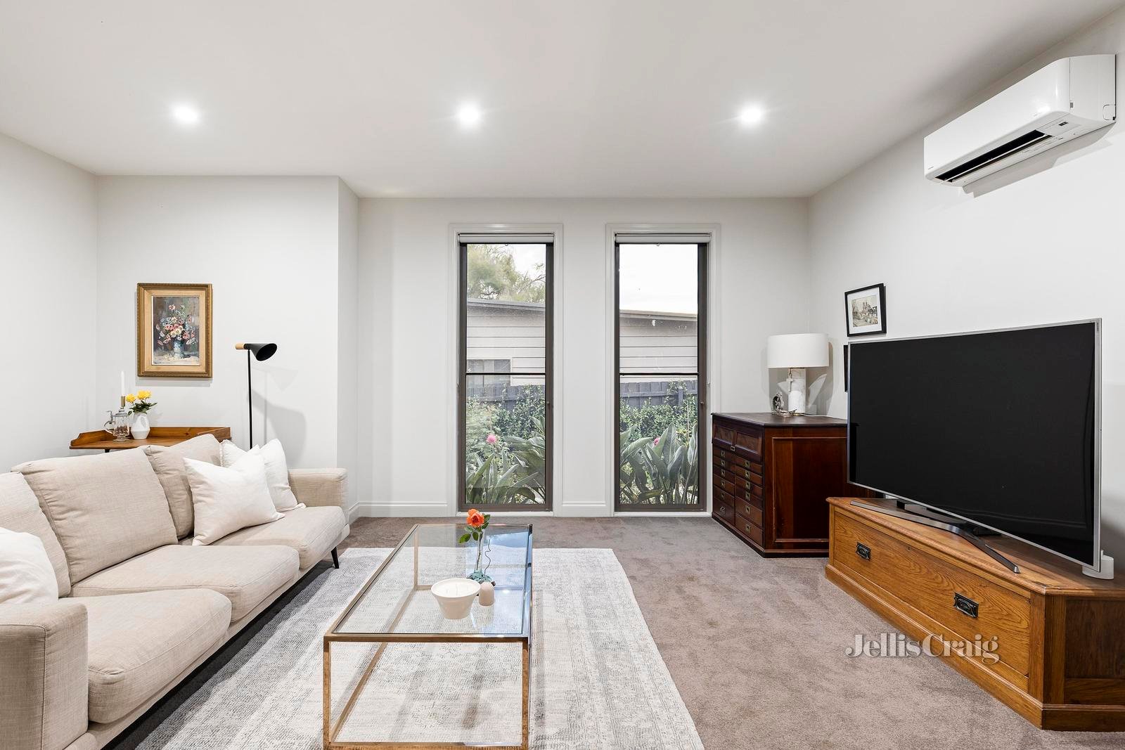 1/6 Derwent Street, Ringwood North image 2