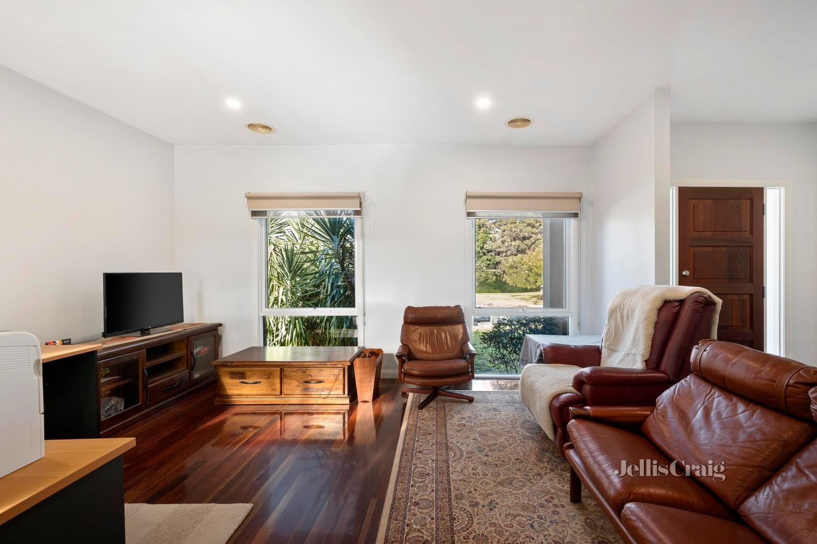 1/6 Deschamps Street, Lilydale image 2