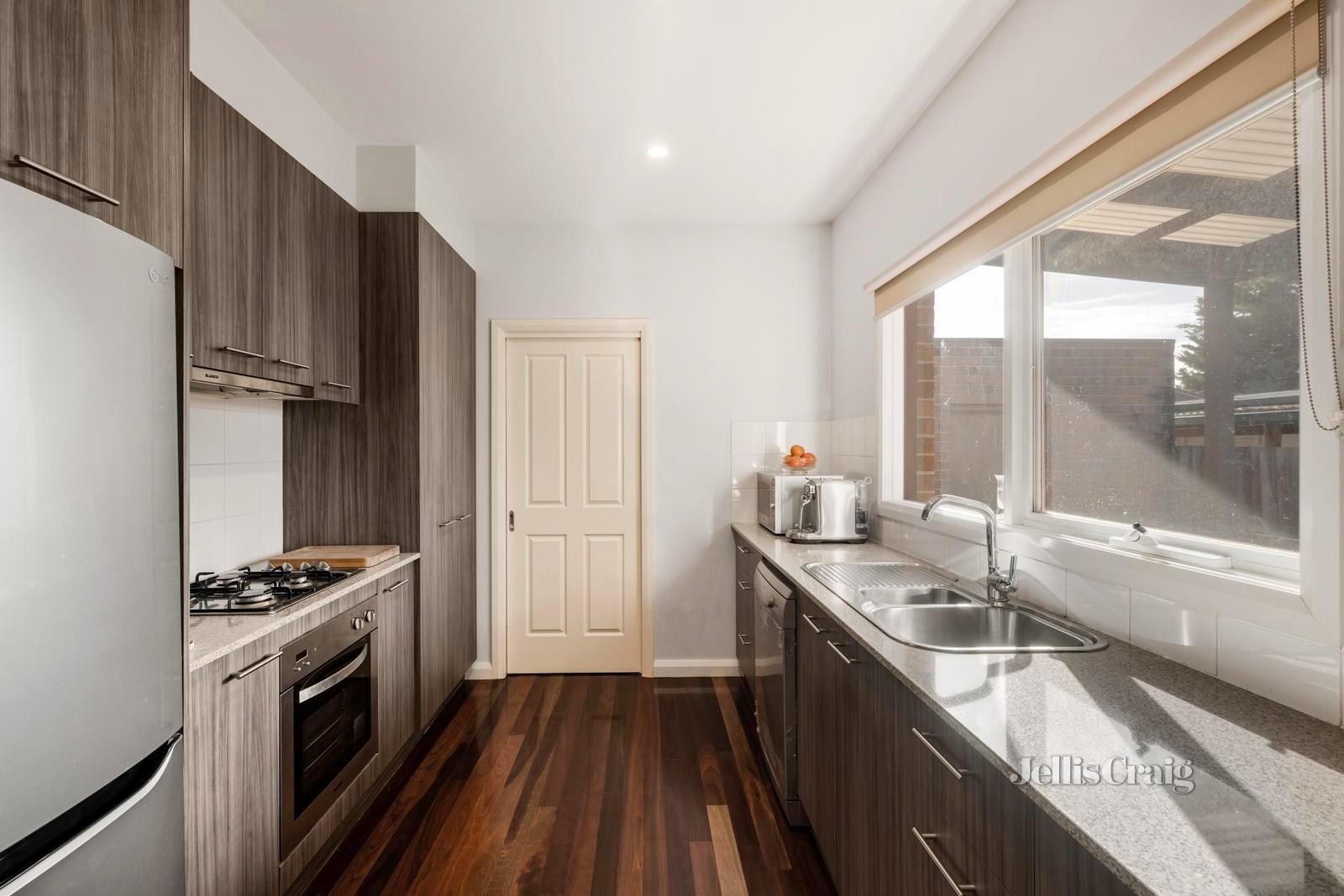 1/6 Deschamps Street, Lilydale image 3