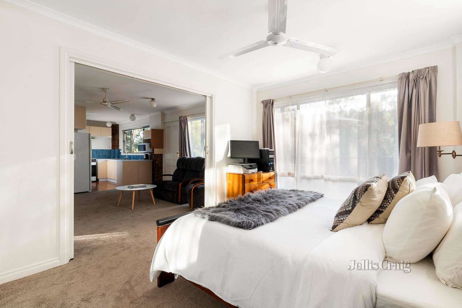 16 Diamond Creek Road, Greensborough image 12