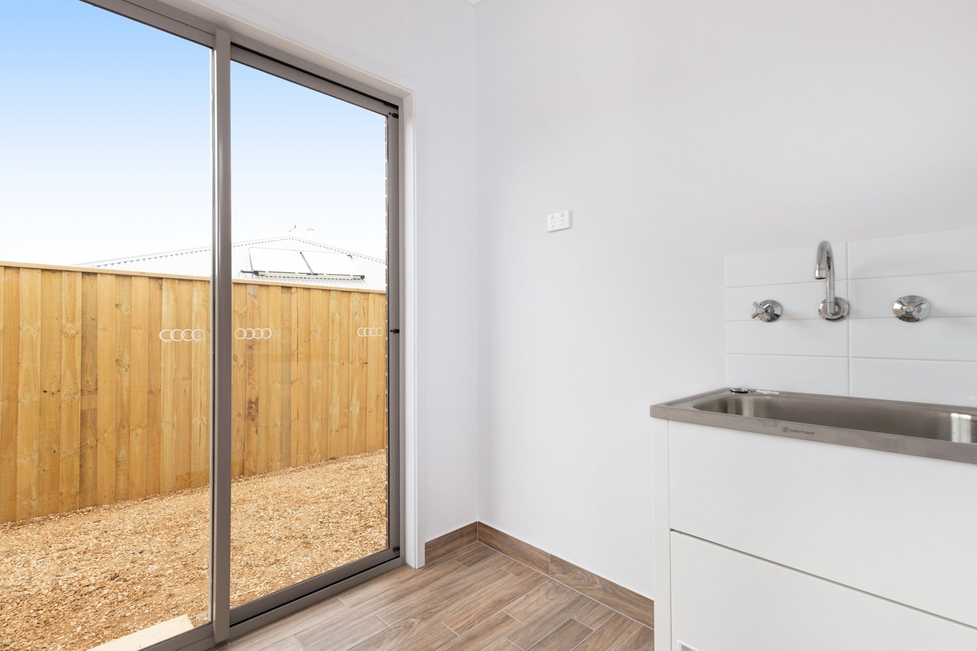 Property Gallery Thumbnail 11