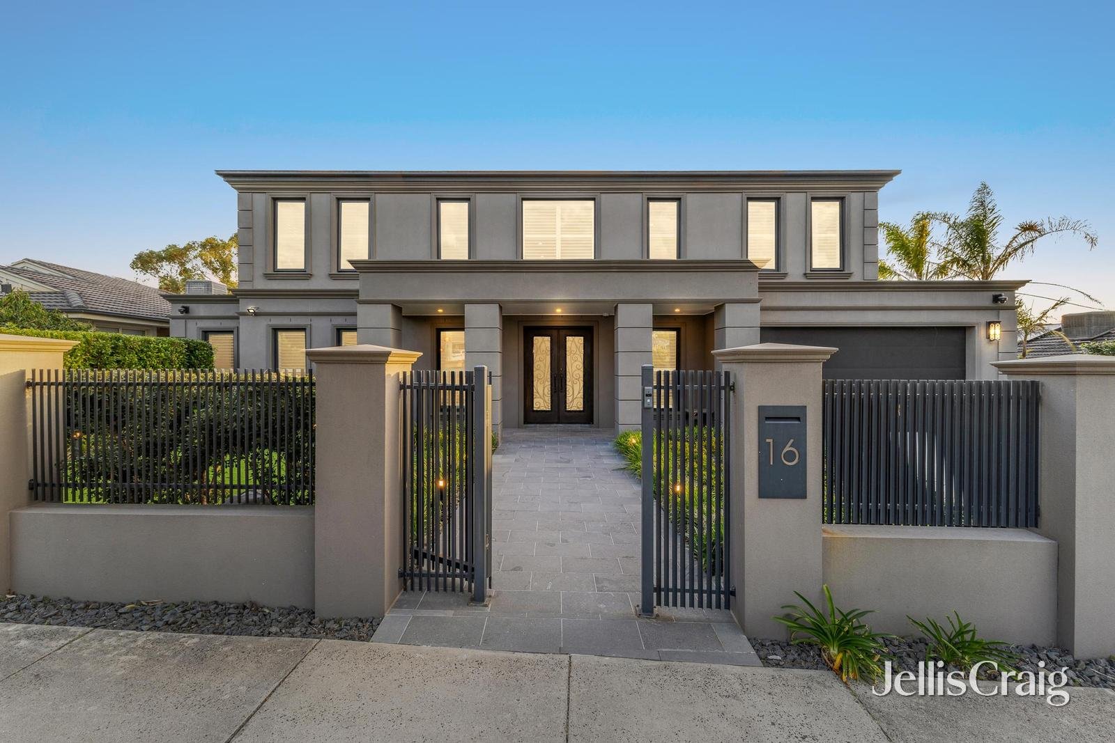 16 Earlwood Drive, Wheelers Hill image 1