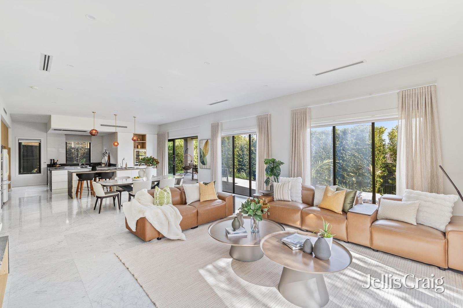 16 Earlwood Drive, Wheelers Hill image 4