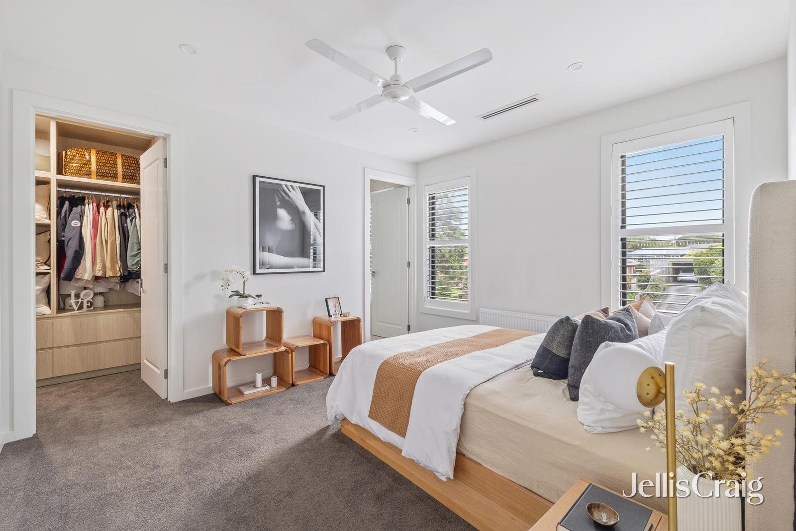 16 Earlwood Drive, Wheelers Hill image 13