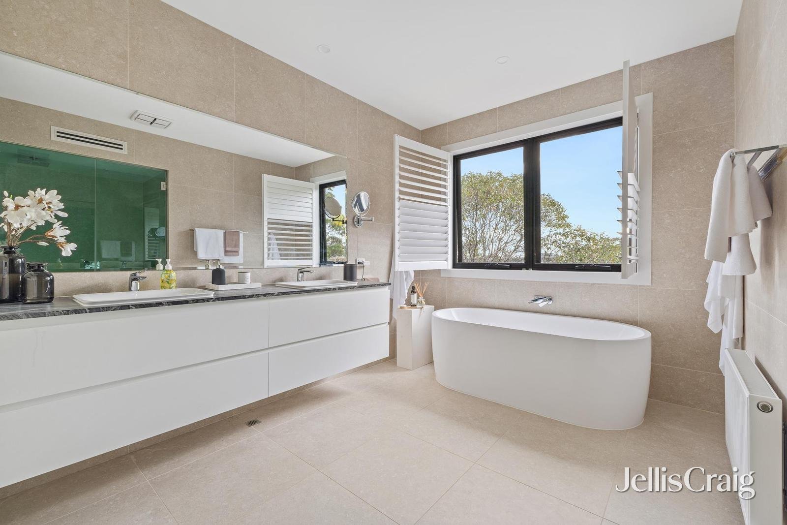 16 Earlwood Drive, Wheelers Hill image 14