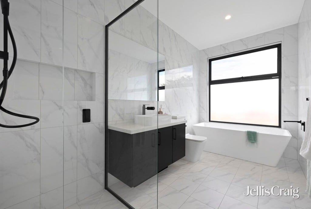 16 East Boundary Road, Bentleigh East image 7