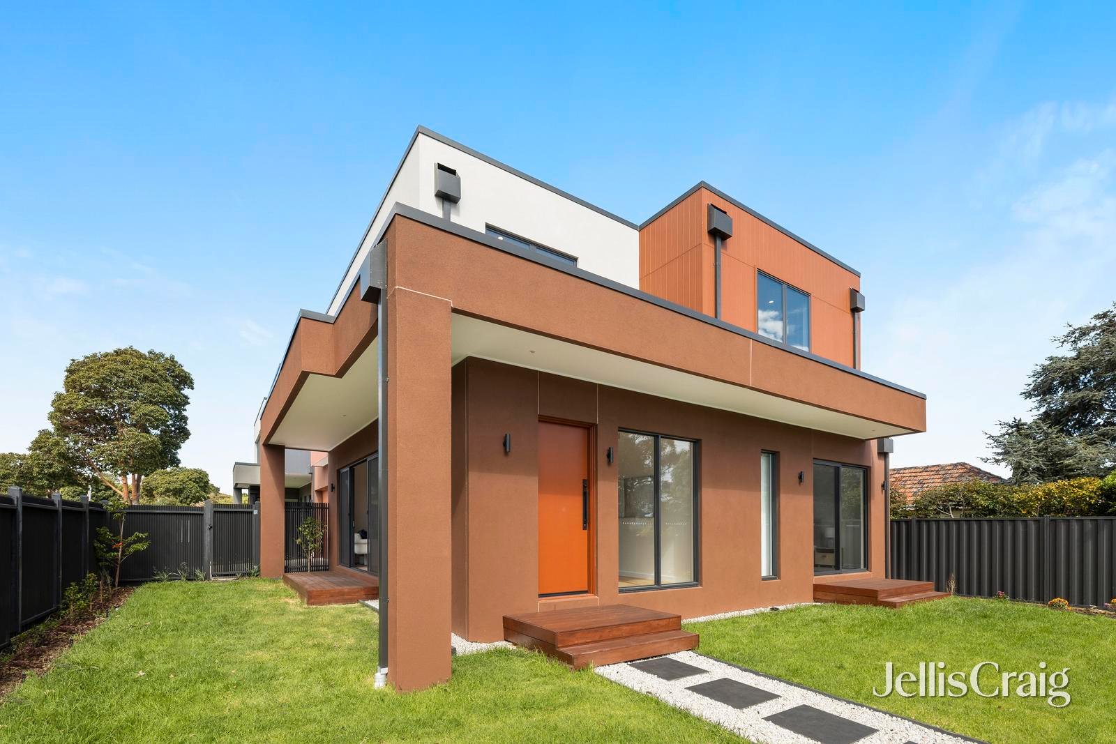 16 East Boundary Road, Bentleigh East image 1