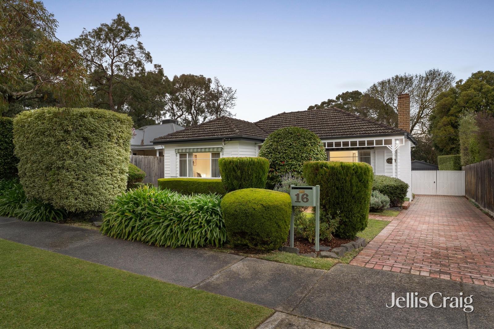 16 Ellison Street, Blackburn image 2