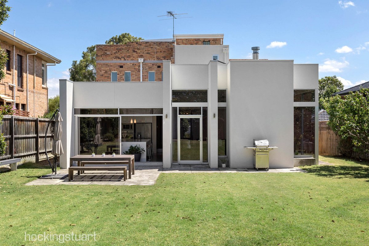 16 Elm Grove, Kew East image 3