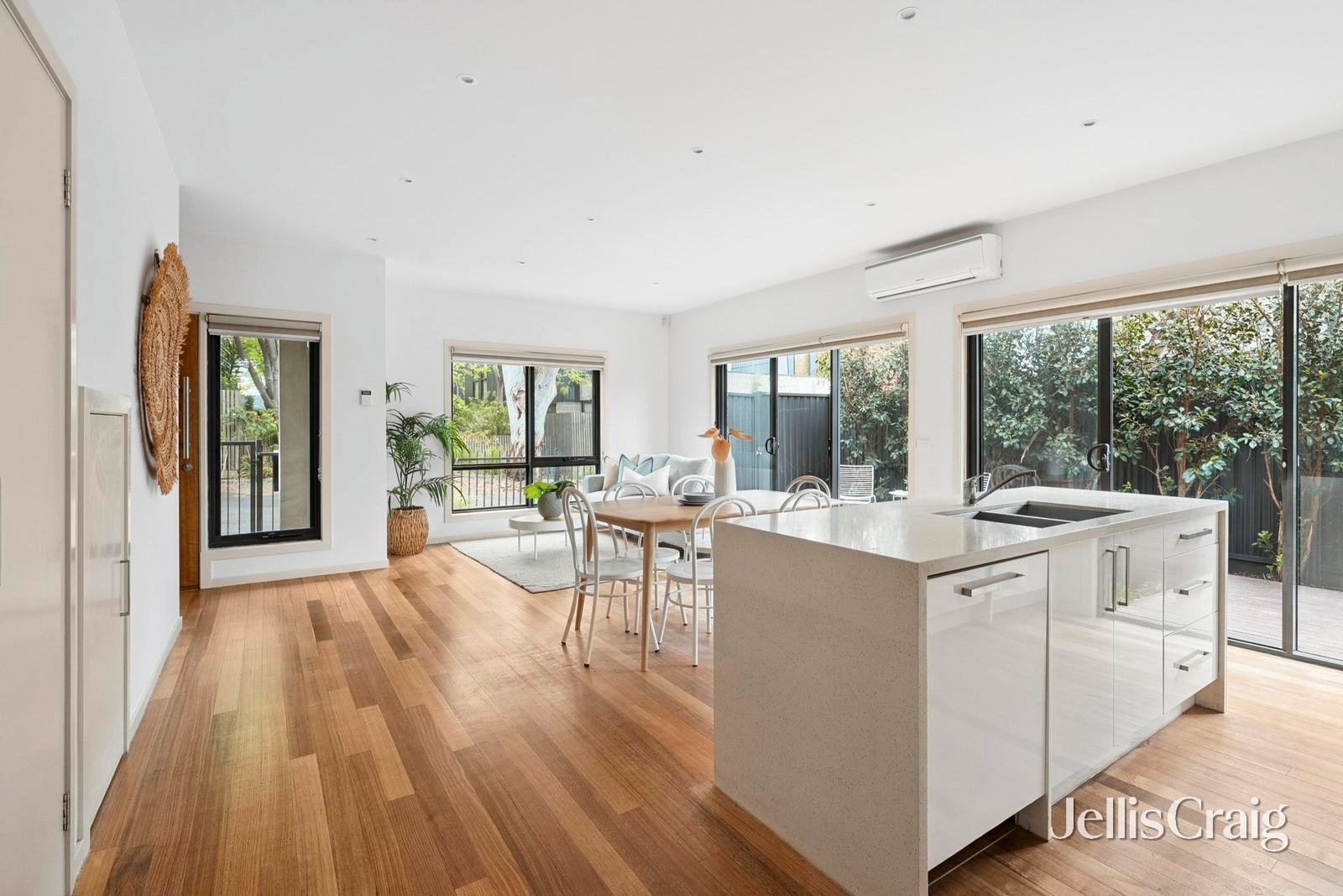 16 Emerald Street, Geelong West image 3