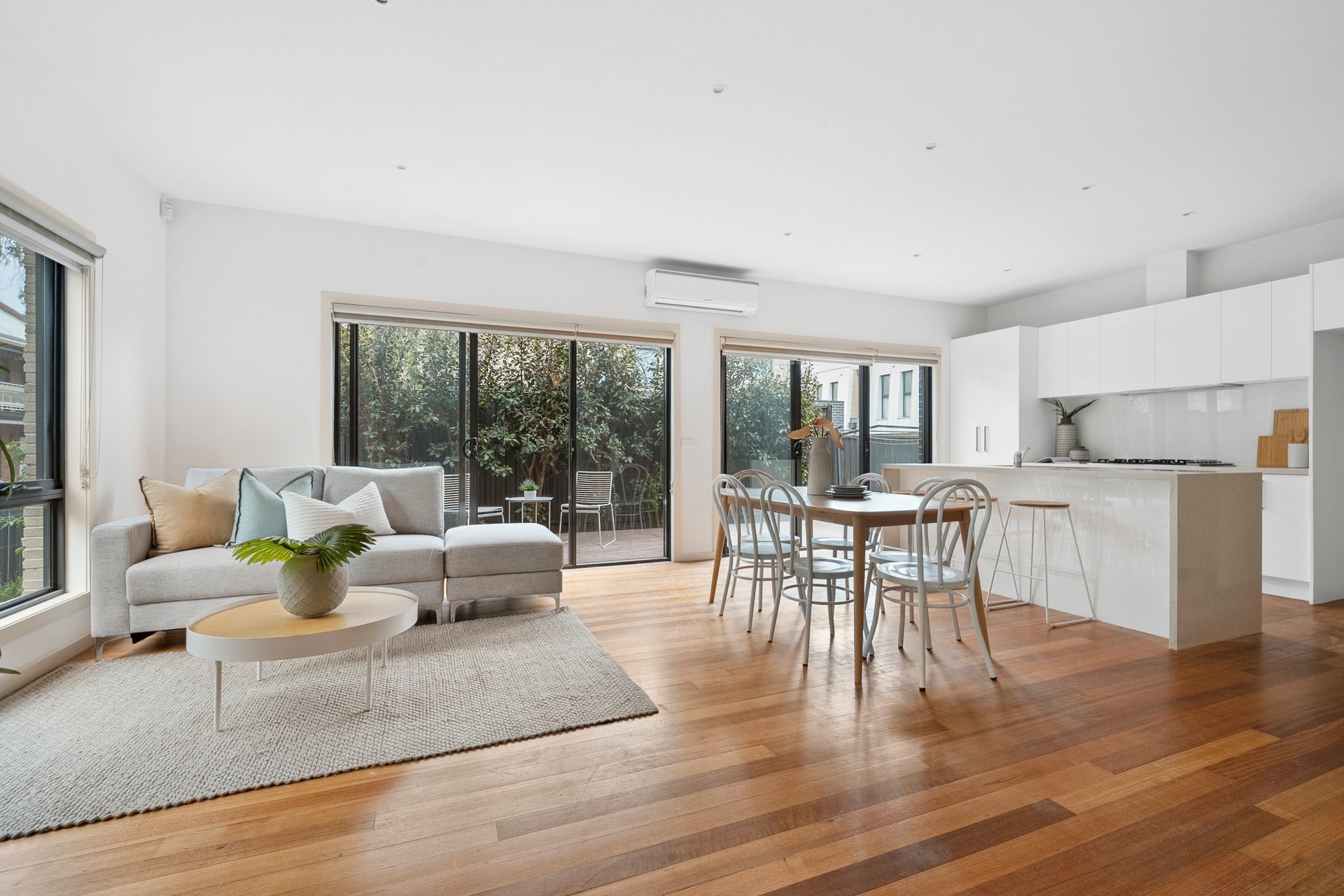 16 Emerald Street, Geelong&nbsp;West image 2