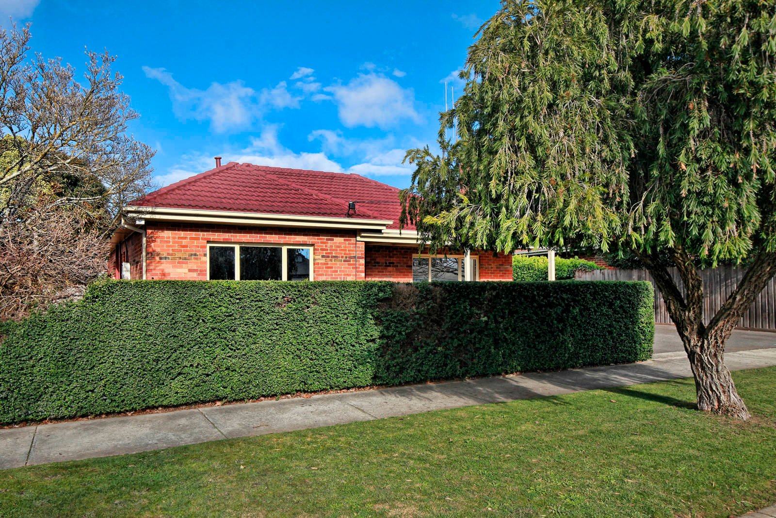 Property Gallery - Main Image