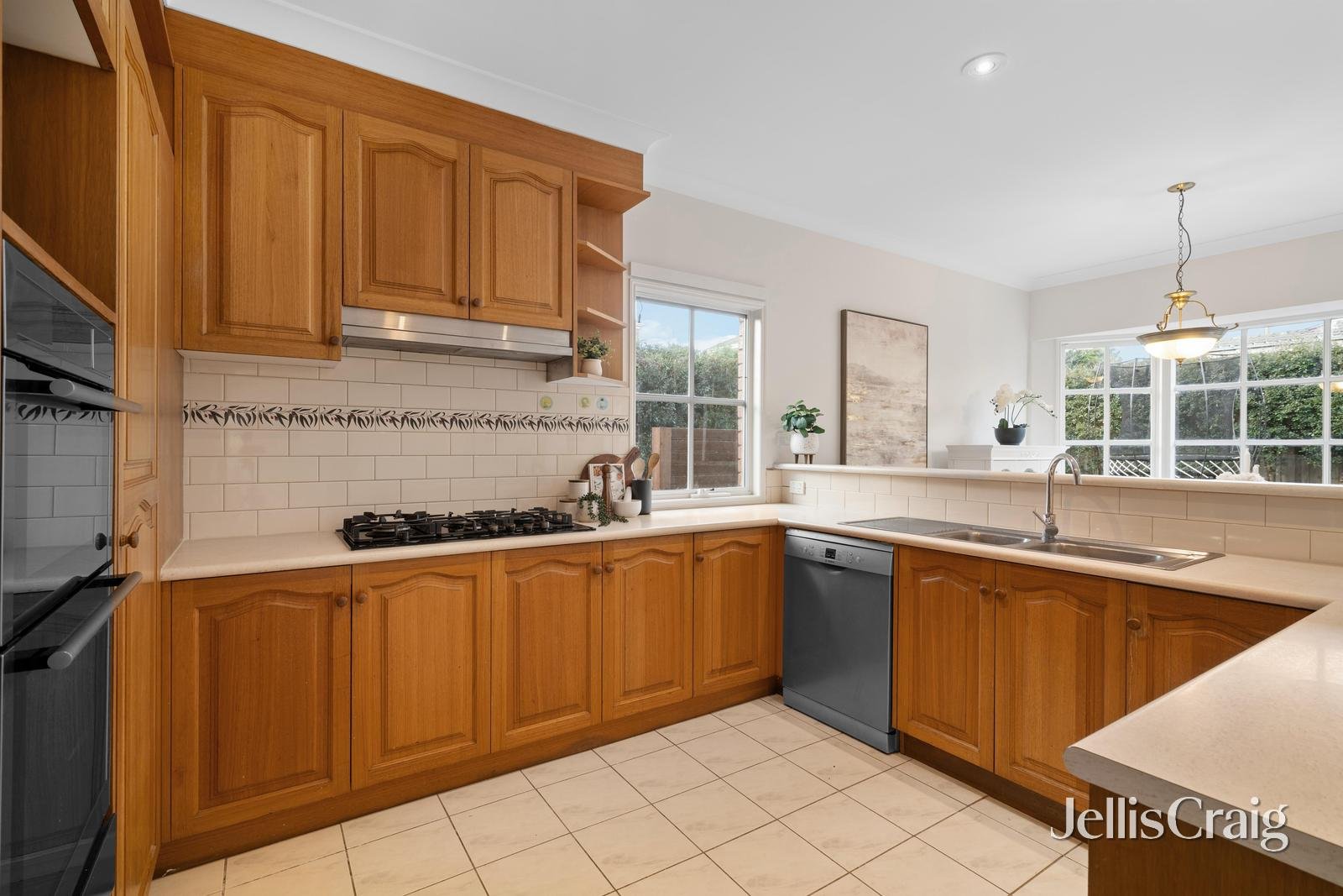 16 Epworth Court, Glen Waverley image 8