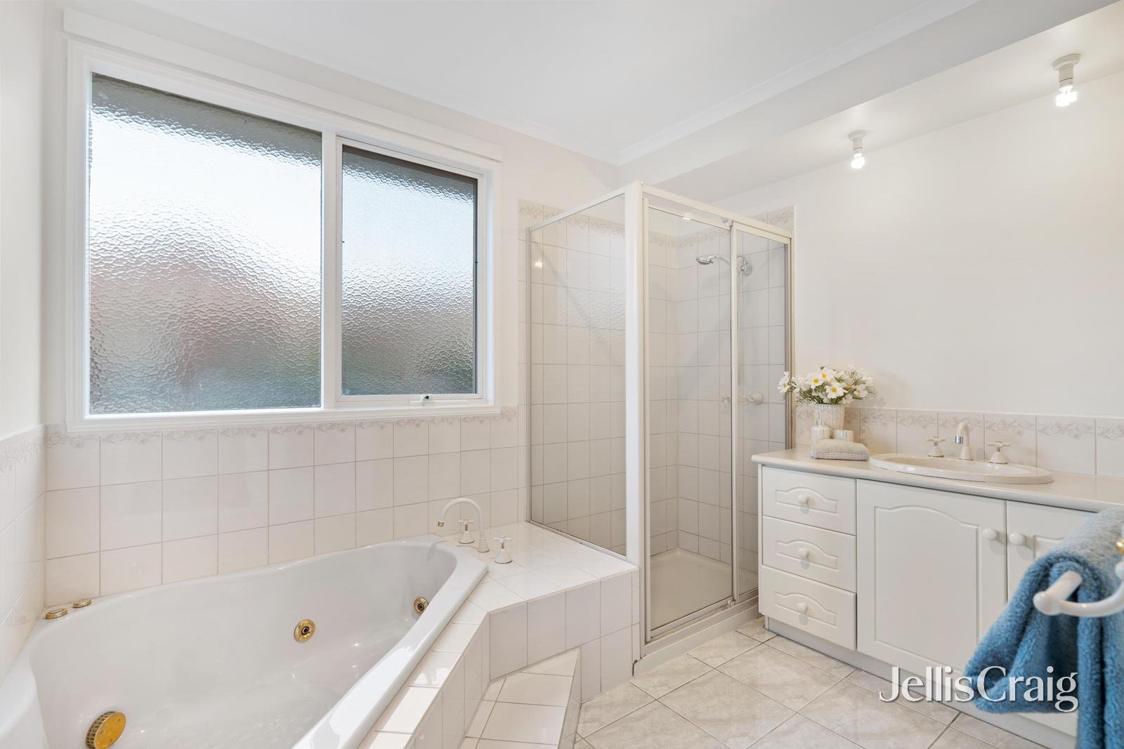 16 Epworth Court, Glen Waverley image 13