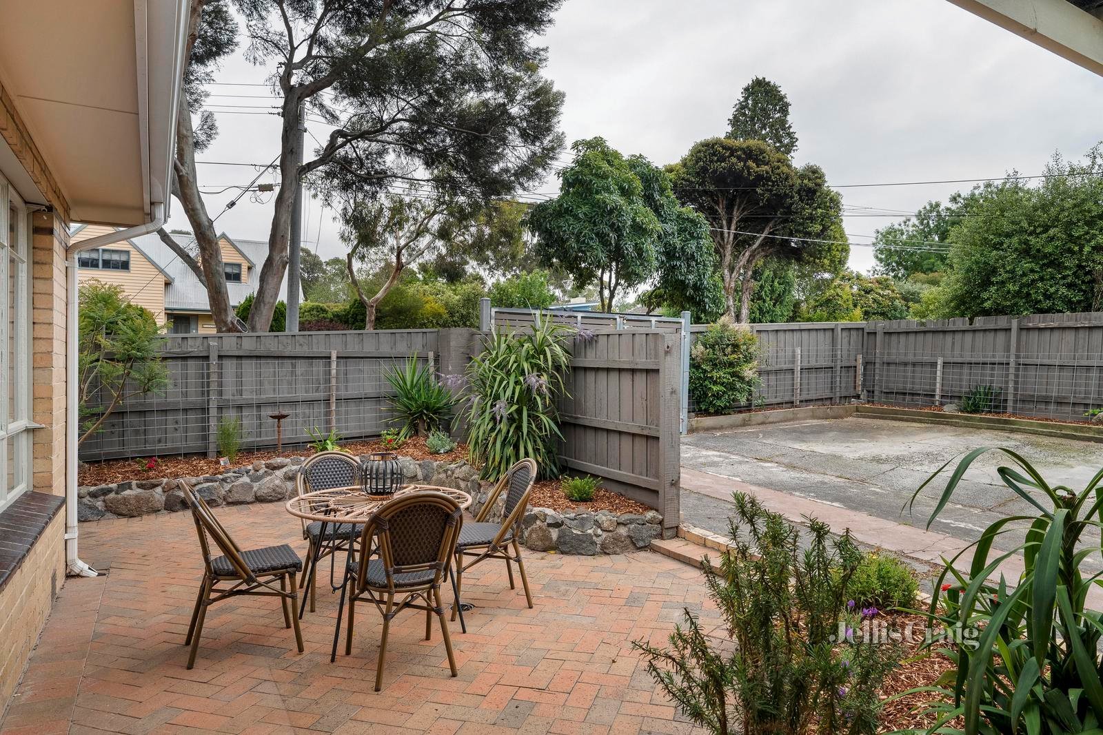 16 Essex Street, Briar Hill image 10