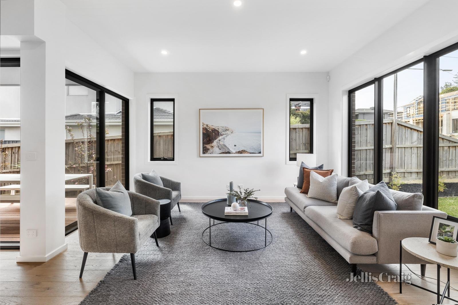 1/6 Estella Street, Glen Iris image 2