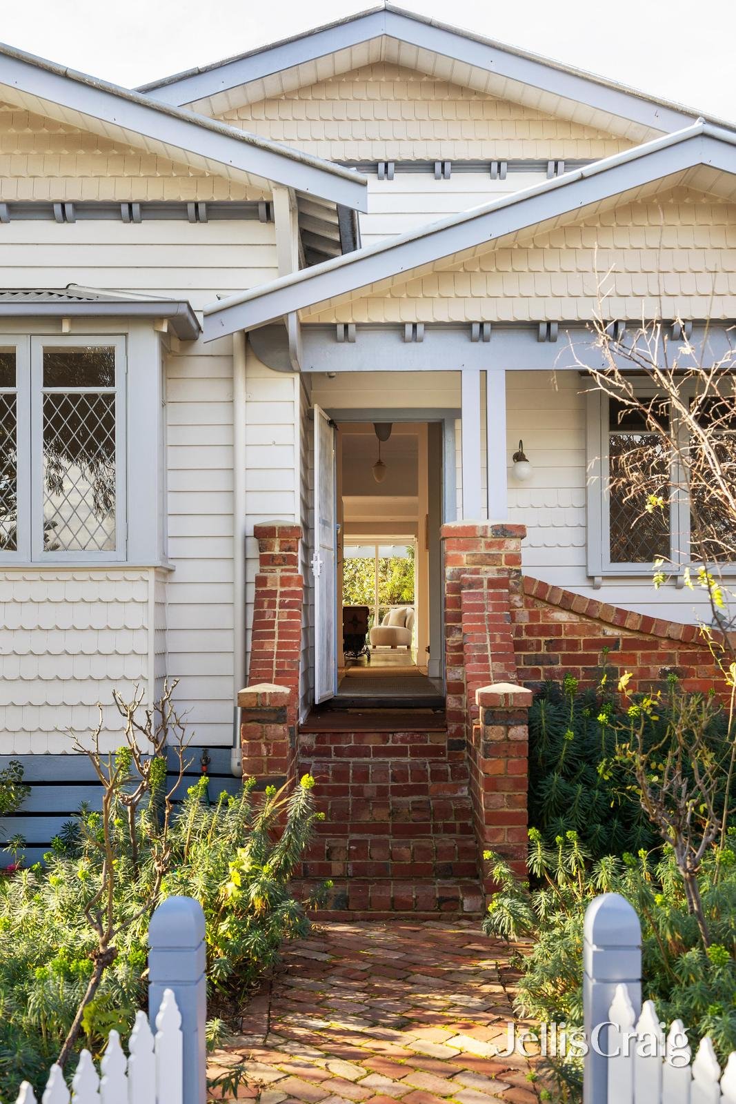16 Forster Street, Ivanhoe image 2