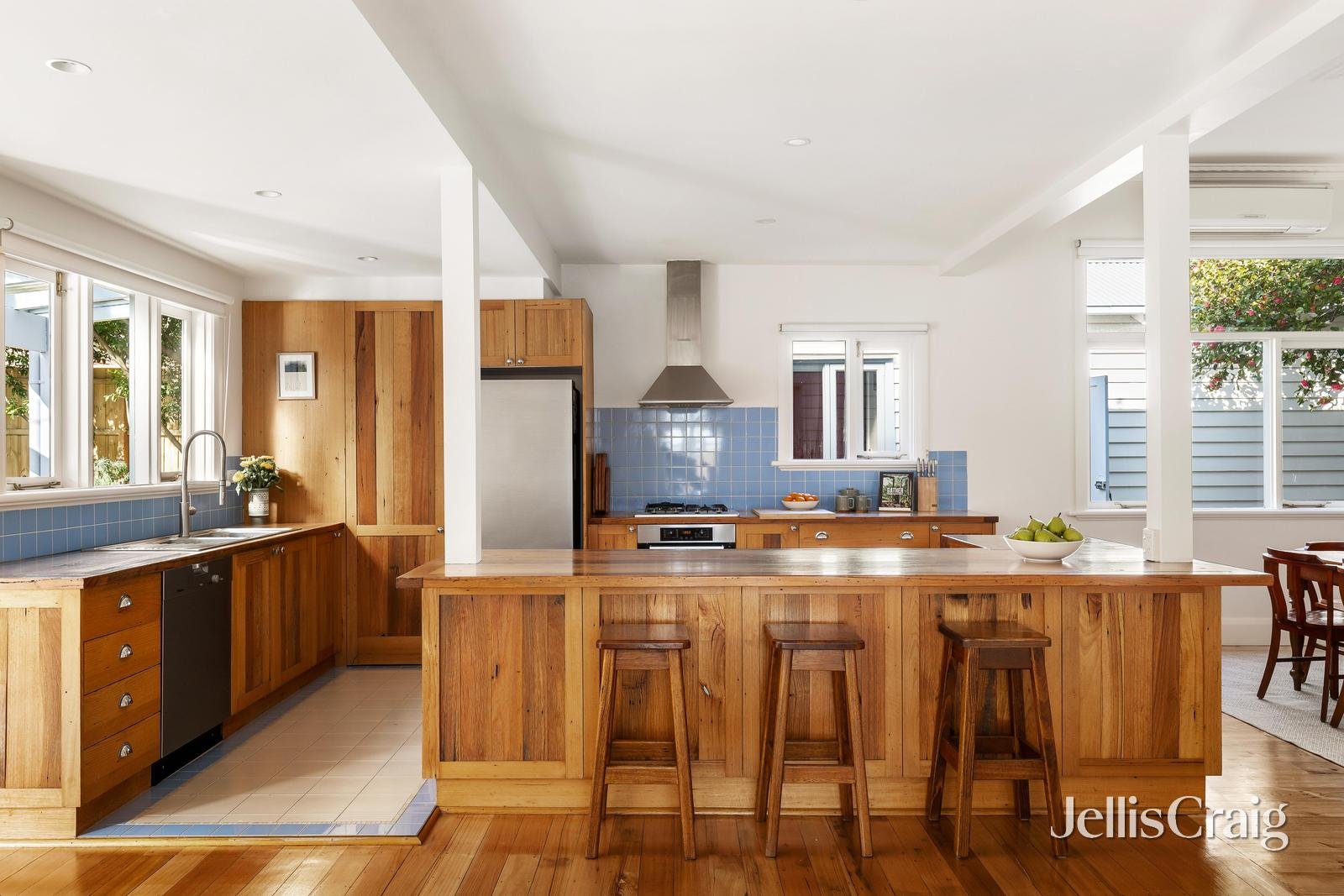 16 Forster Street, Ivanhoe image 7