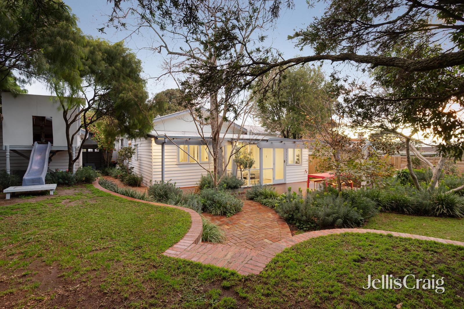 16 Forster Street, Ivanhoe image 19