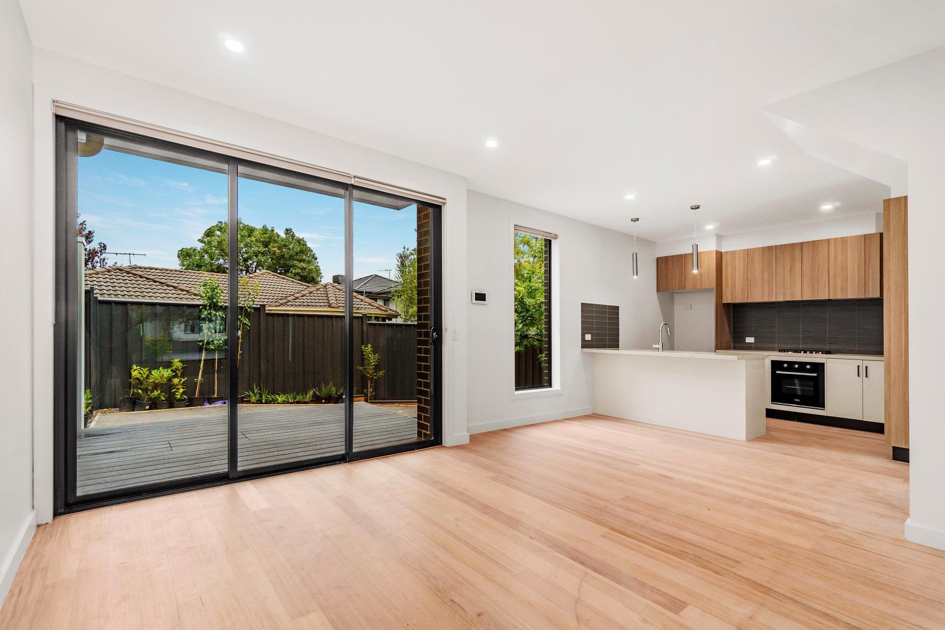 1/6 Frank Street, Doncaster image 4