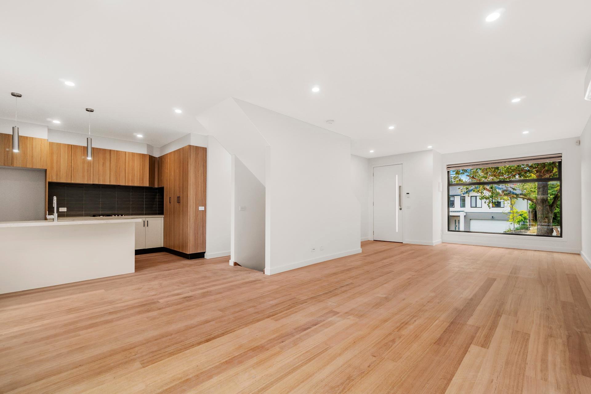 1/6 Frank Street, Doncaster image 2