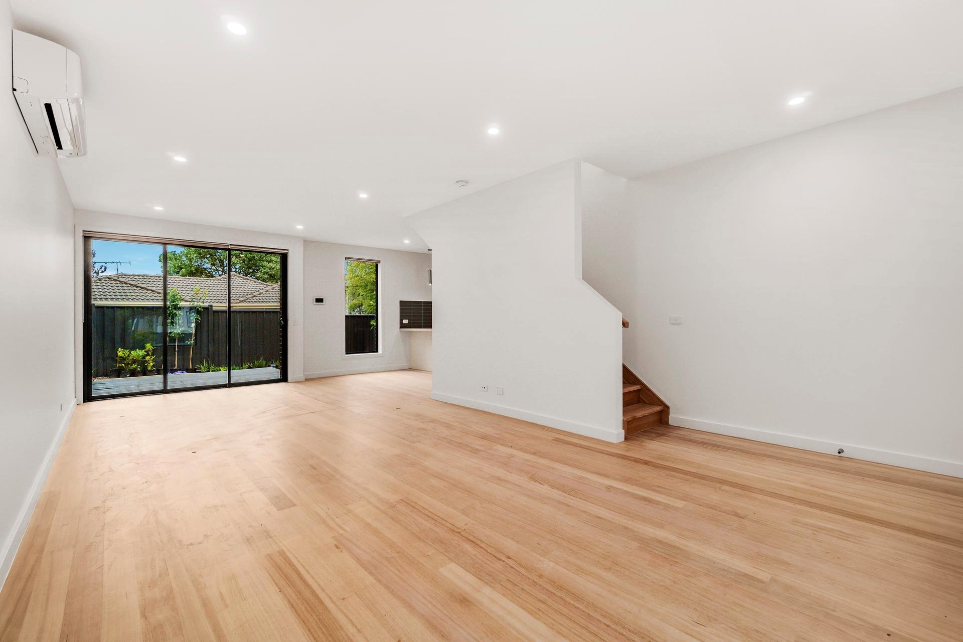 1/6 Frank Street, Doncaster image 3