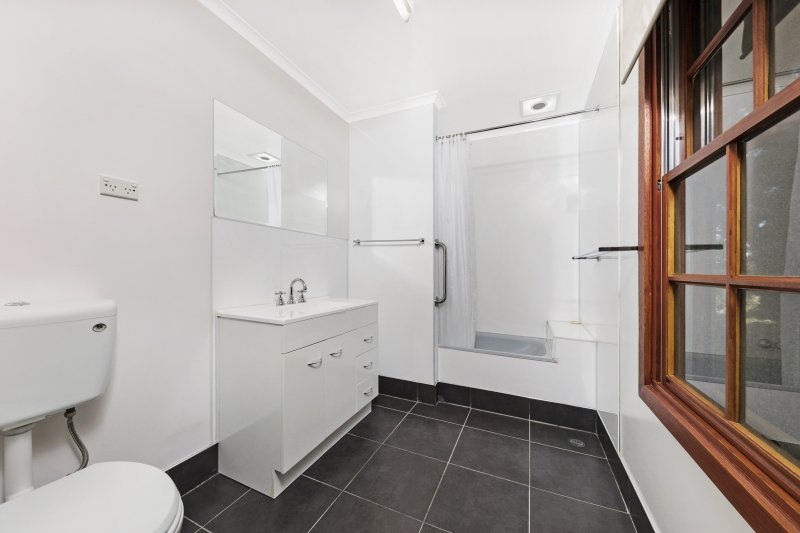 Property Gallery Thumbnail 8