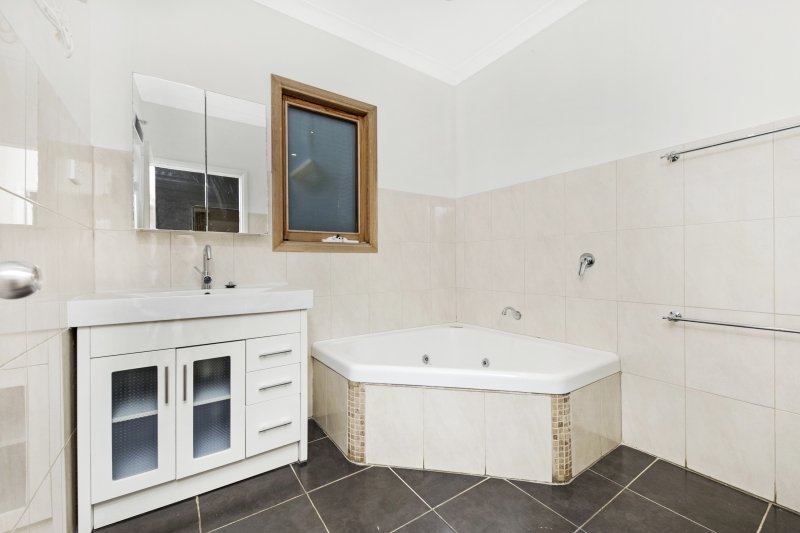 Property Gallery Thumbnail 12