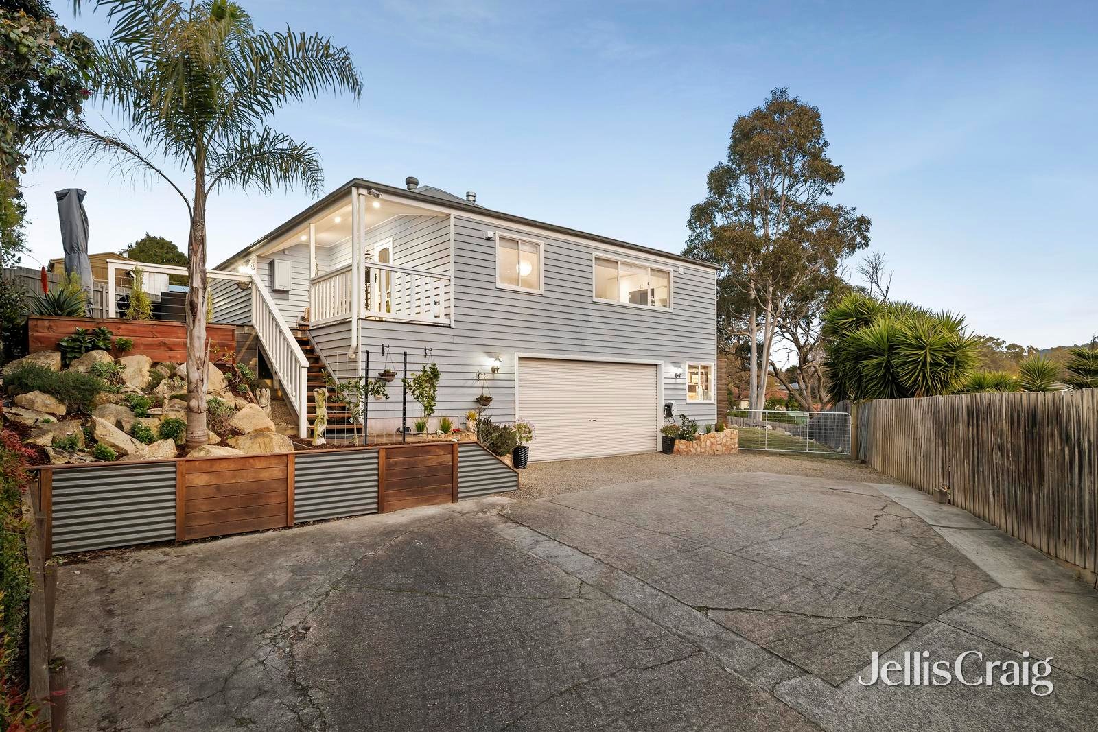 16 Gardner Parade, Mount Evelyn image 1